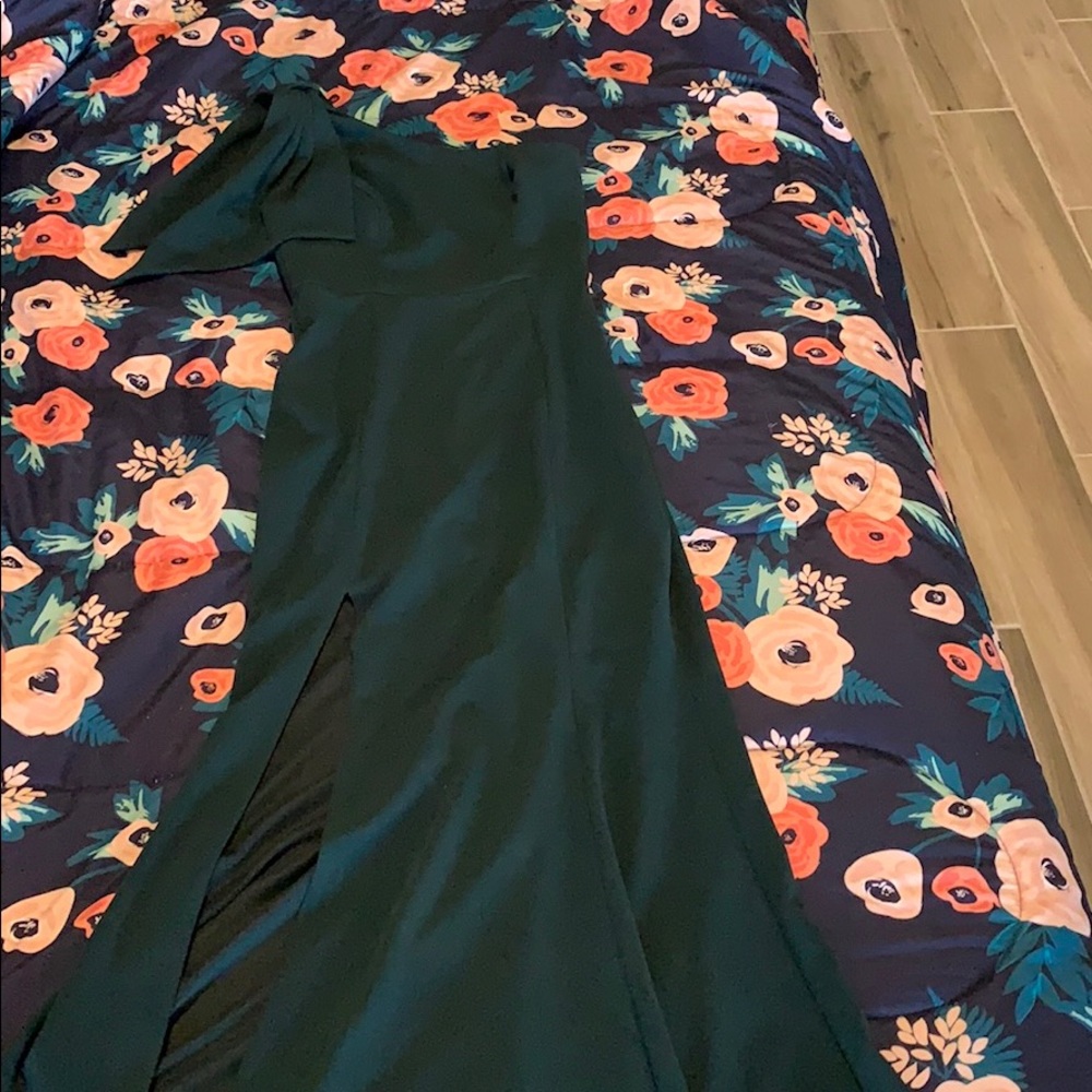 Betsy Adam size 2 prom dress hunter green